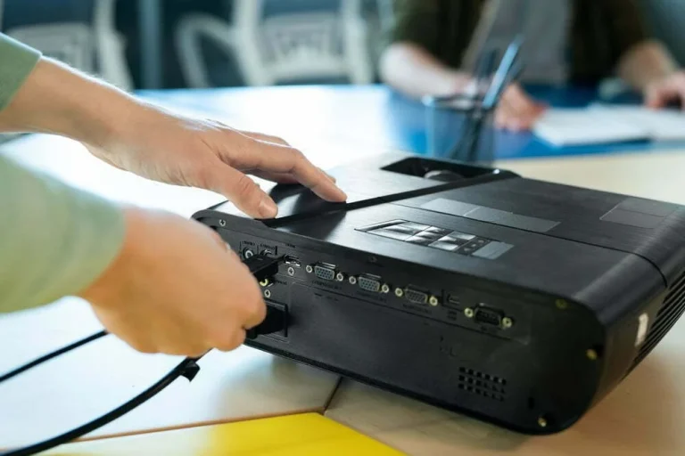 PROJECTOR SERVICE CENTER IN DELHI NCR